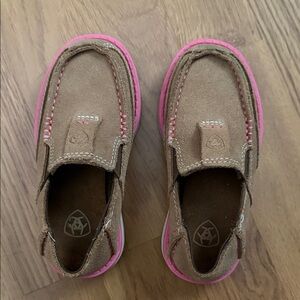 Ariat Kids Moccasins in Brown and Pink